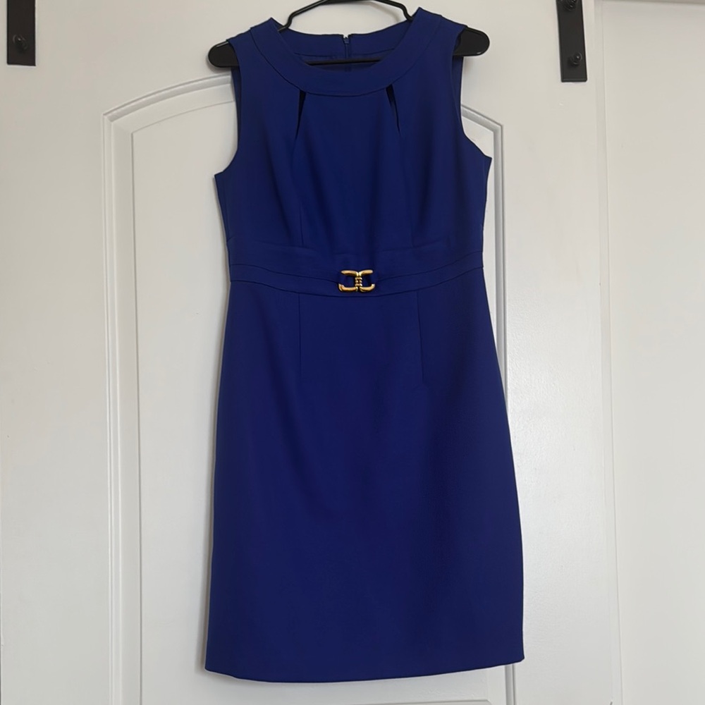 Tahari Elegant Blue Sleeveless Dress